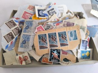 Caja de sellos antiguos variados