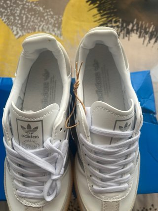 Adidas Samba Blanco y Plata Talla 39 1/3