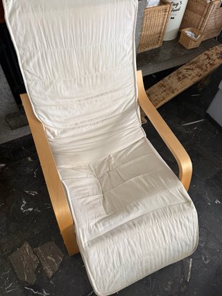 Sillón orejero IKEA madera beige