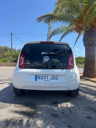 Volkswagen up! 2015
