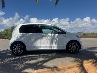 Volkswagen up! 2015