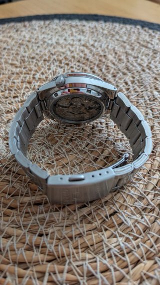 Reloj Seiko 5 Automático Negro y Plateado