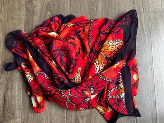 Pañuelo Mariposa Rojo y Negro