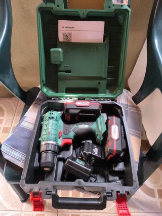 Taladro Parkside con maletín y accesorios