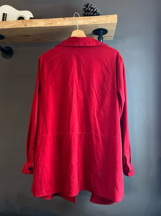 Chaqueta roja intensa