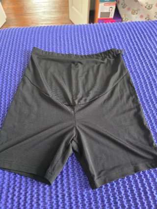 Mallas Cortas Premamá Negras