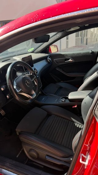 Mercedes CLA 220d AMG Line automático · Garantía