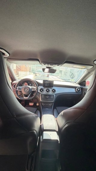 Mercedes CLA 220d AMG Line automático · Garantía