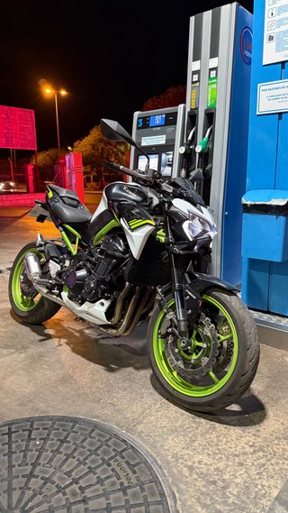 KAWASAKI Z900