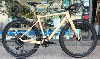 MEGAMO WEST AXS 03 2023