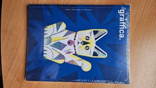 Revista gráffica sin abrir
