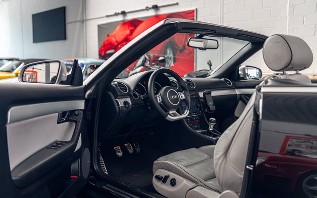 Audi RS4 Cabrio 4.2 FSI quattro 309 kW (420 CV)