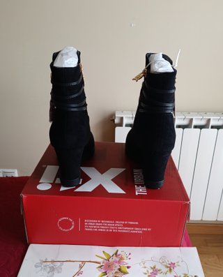 Botines cuña negros Xti talla 39 nuevos