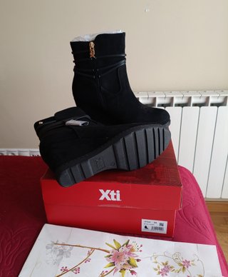 Botines cuña negros Xti talla 39 nuevos