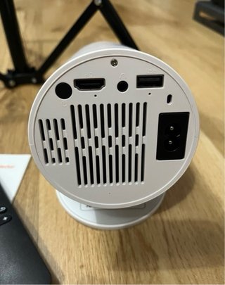 Proyector Digital con Soporte