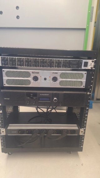 Amplificadores Behringer y Calmus + Placa Sonido
