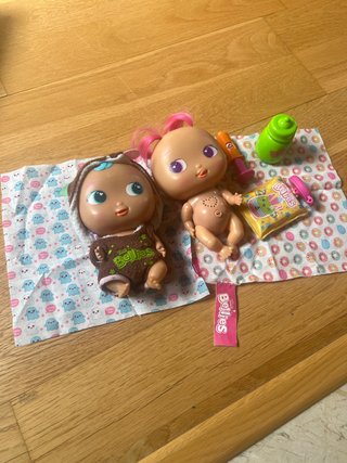 Set de 2 Muñecos Bellies con Accesorios