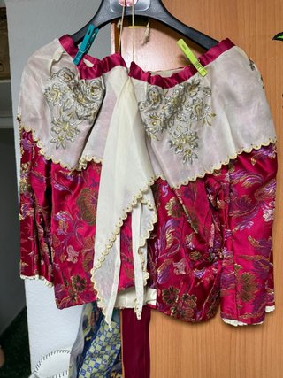 Traje de fallera color rojo