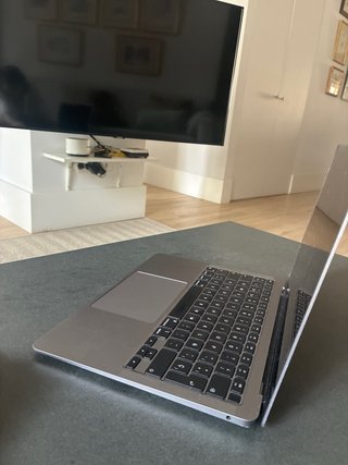 MacBook Air (Apple)