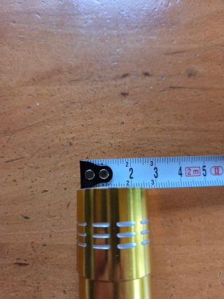 Linterna LED Compacta Dorada
