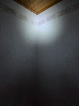 Linterna LED Compacta Dorada