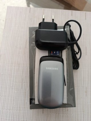 Teléfono Móvil Samsung Flip Negro