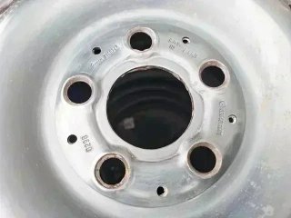 Mercedes Vito 215 65 R15 - Rueda de repuesto