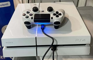 Sony PlayStation 4 (PS4)  bianca