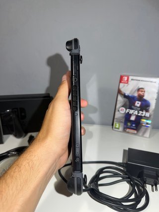 Nintendo Switch V2 completa con FIFA 23