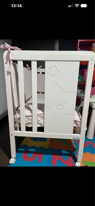 Cuna Micuna Blanca con Diseño de Estrellas