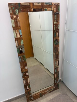 Espejo de Pared con Marco de Madera