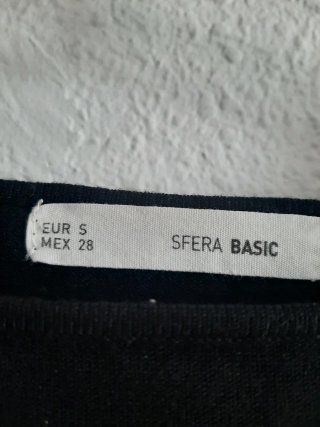 Jersey negro cuello redondo