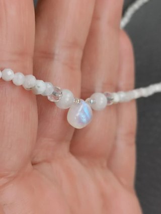 Collar de piedra luna