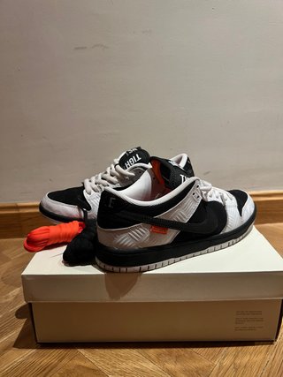 Nike SB TIGHTBOOTH