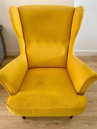 ÚLTIMO DÍA. Butaca orejera Ikea color mostaza