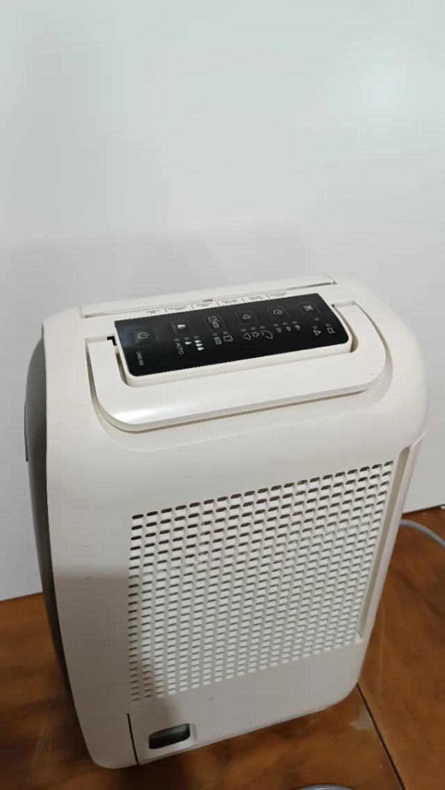 Deumidificatore DeLonghi AriaDry Light W5J5196