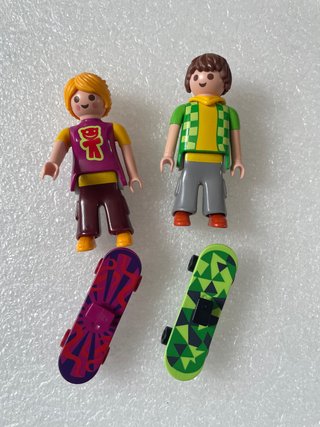 2 Muñecos Playmobil con Skates