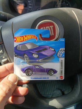 Hot Wheels '71 Lamborghini Miura SV