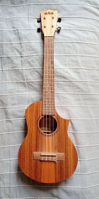 Ukelele Tenor Kala (KA-TK-T-CE Teak Tri-Top)