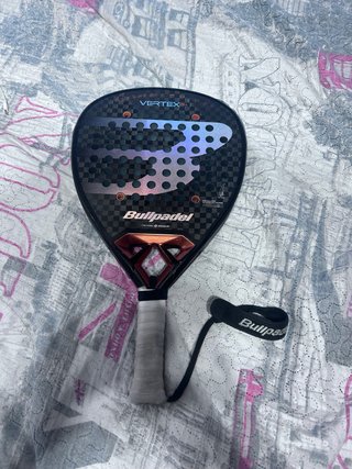 Pala Bullpadel Vertex 04 2025 + Paletero Head de r