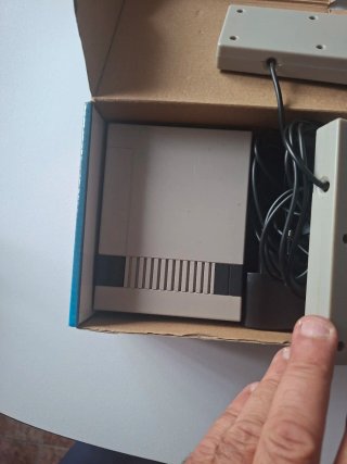 Consola Beige/Gris con 2 mandos, 620 juegos clasic