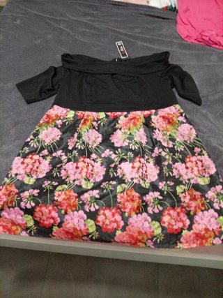 Vestido negro flores sin usar