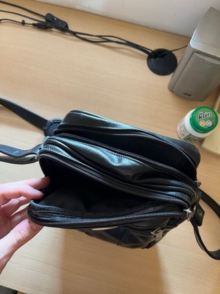 Bandolera Delsey de Cuero Negra