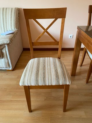 Mesa de Salón con 6 Sillas de Madera