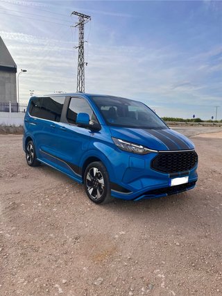 Ford Tourneo Custom 2025