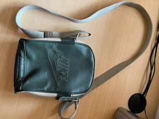 Bandolera Nike Verde y Beige
