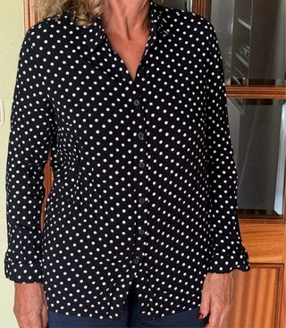 Blusa Azul Marino con Lunares Blancos