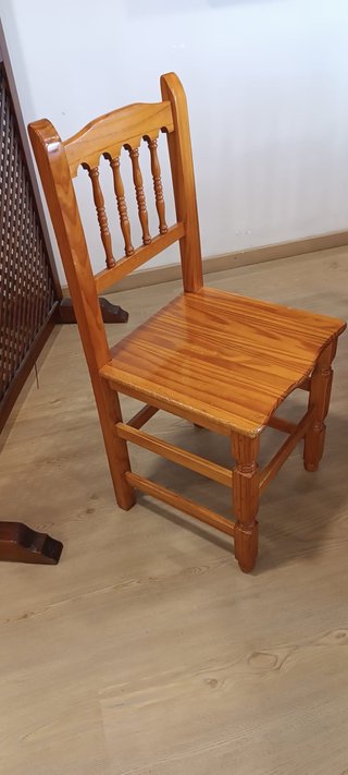 Silla de Madera Estilo Rústico