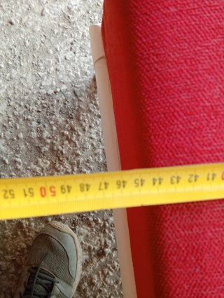 Banco Grande con Tapizado Rojo
