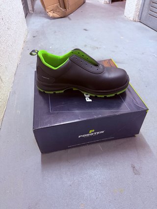 Zapatos de seguridad posster negros y verdes